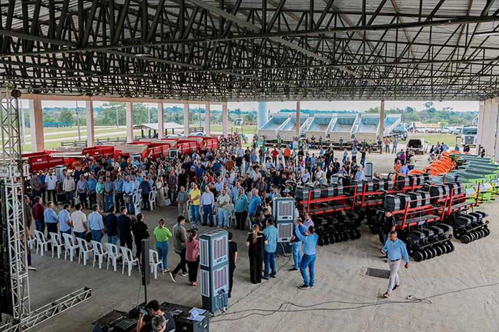 Entrega histórica de cerca de 200 maquinários e implementos agrícolas fortalece a agricultura em Rondônia - Gente de Opinião