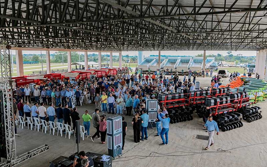 Entrega histórica de cerca de 200 maquinários e implementos agrícolas fortalece a agricultura em Rondônia