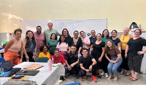 Alunos da Escola Barão do Solimões realizam emocionante homenagem aos professores