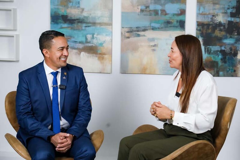 Parlamentar em entrevista com a jornalista da Alero, Eláine Maia (Foto: Débora Moutinho) - Gente de Opinião