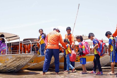 Governo de RO mantém 63 rotas fluviais no coração da Amazônia que levam estudantes até escolas