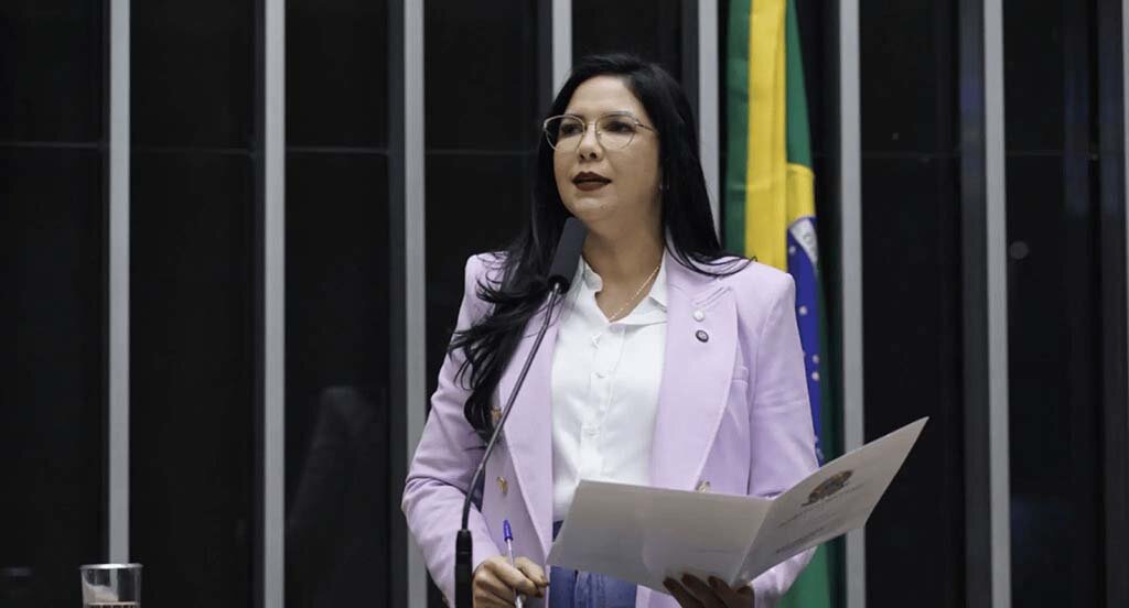 Sim” à vida: Cristiane Lopes vota para proteger crianças desde a gestação - Gente de Opinião