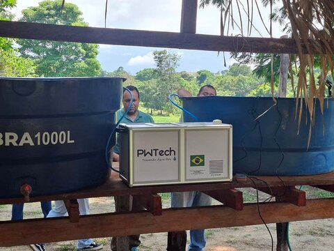 Famílias do baixo Madeira recebem filtro de água potável que reduz escassez hídrica