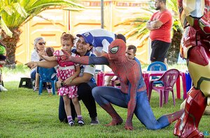 O Homem-Aranha fez sucesso entre as crianças (Foto: Thyago Lorentz I Secom ALE/RO) - Gente de Opinião