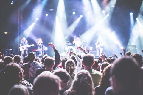 Setor de eventos movimenta R$ 350 bi e amplia demanda por profissionais qualificados