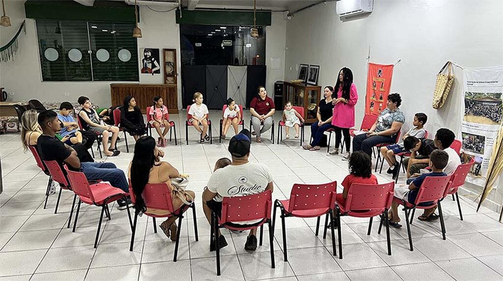 ELENCO INFANTIL COM PSICÓLOGA ANNE CLEYANNE - Gente de Opinião