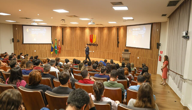 Temos que usar a IA para nos tornarmos mais humanos, diz juiz federal durante palestra no MPRO - Gente de Opinião