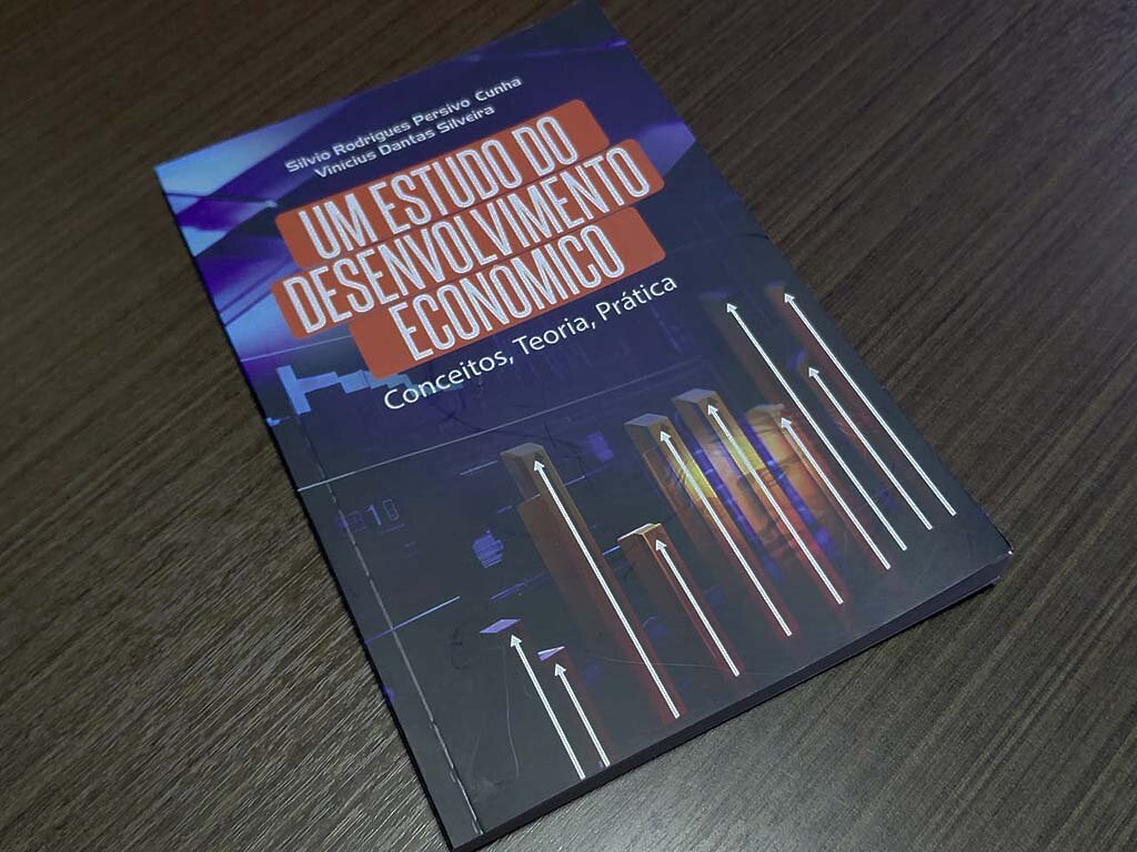 Lançado livro sobre Teorias de Desenvolvimento - Gente de Opinião