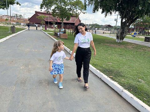 Impacto emocional de diagnóstico de nanismo fortalece família no amor e na busca por conhecimento para vencer o preconceito