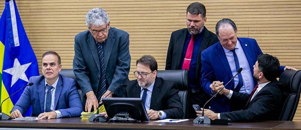 Deputados estaduais em sessão ordinária na Casa de Leis (Foto: Thyago Lorentz | Secom ALE/RO) - Gente de Opinião