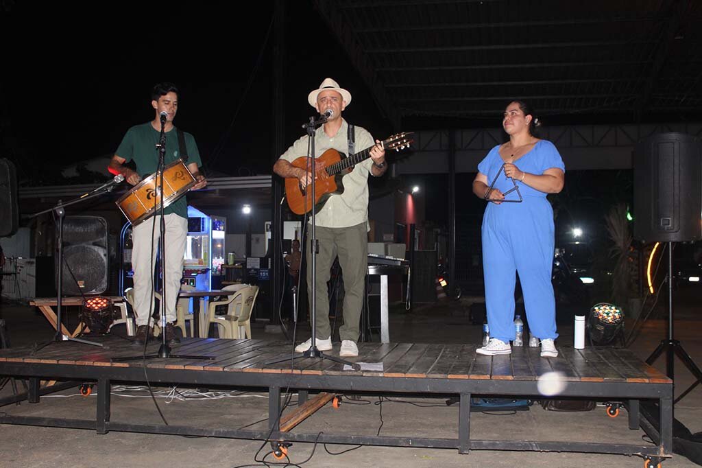 Lançamento do videoclipe 'Ancestrais' é sucesso em evento na capital Gustavo Abreu apresenta novo trabalho audiovisual em noite memorável no Restaurante Pit Bull - Gente de Opinião