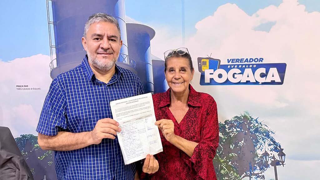 Líder comunitária Lúcia Vinhoto entrega abaixo-assinado ao vereador Everaldo Fogaça com pedido de melhorias na Avenida Amazonas - Gente de Opinião