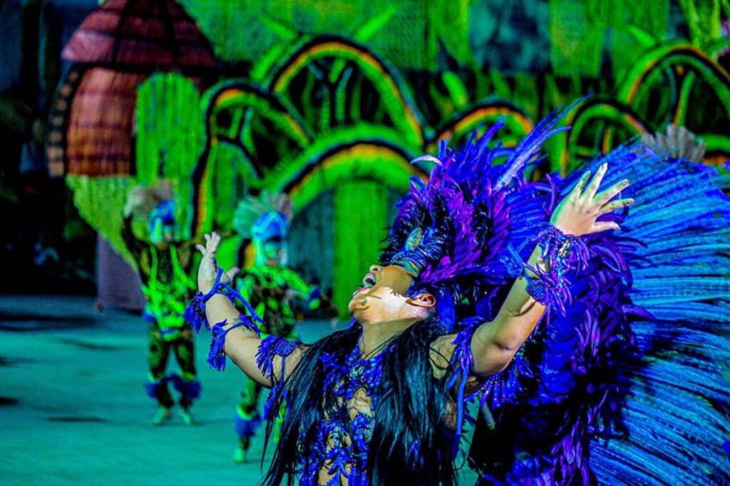 Apresentações do Boi Malhadinho Mirim e Boi Malhadinho Adulto encantaram a arena com coreografias e personagens folclóricos - Gente de Opinião