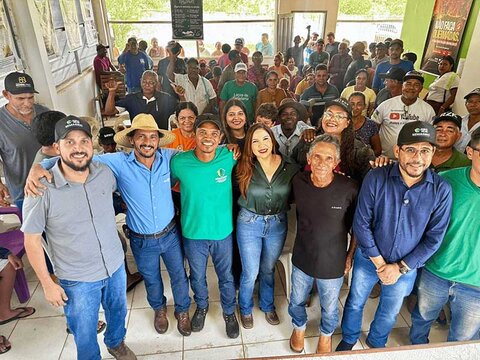 Cristiane Lopes garante avanços no campo com maquinários já em operação no Assentamento Joana D’Arc-PVH