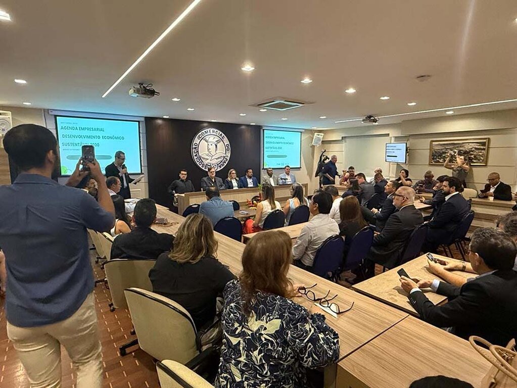 Registro da participação rondoniense nas discussões sobre economia verde durante a apresentação da Agenda Empresarial 2030 na COP30, reforçando o compromisso do estado com inovação, sustentabilidade e desenvolvimento responsável. - Gente de Opinião