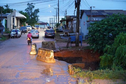 Prefeitura de Porto Velho atua em pontos críticos para conter alagações e danos causados pelas chuvas
