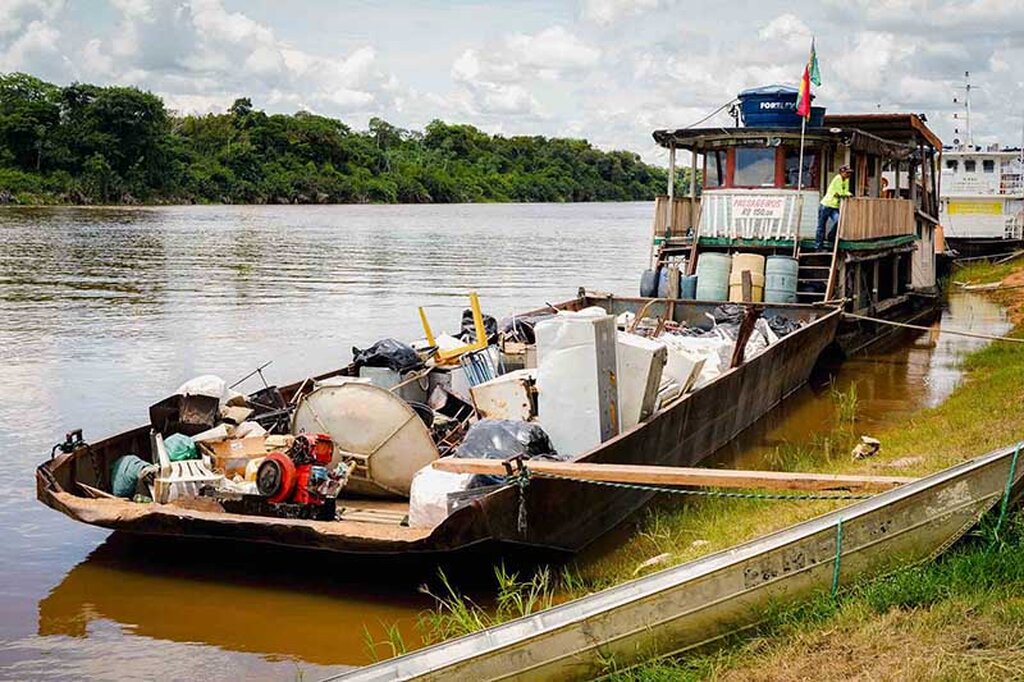 Balsa atracou no porto da cidade na sexta-feira, 28 - Gente de Opinião