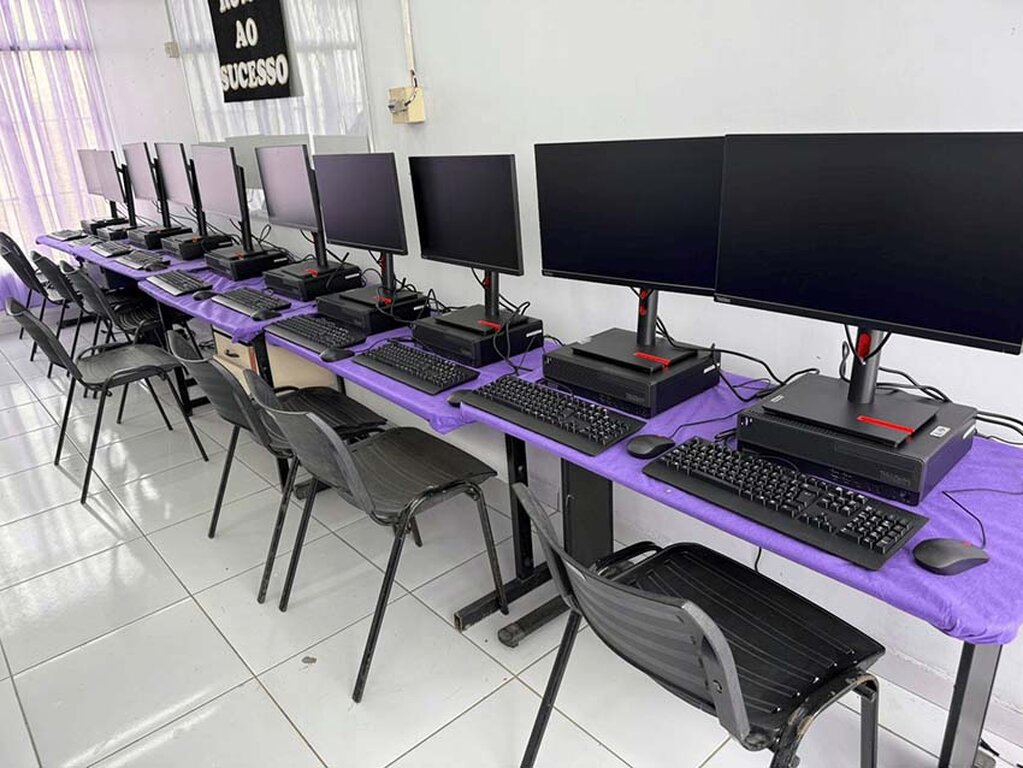 Deputada Cristiane Lopes fortalece inclusão digital com entrega de sala de informática em Alto Paraíso - Gente de Opinião