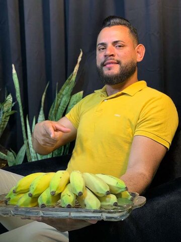 De vendedor de bananas a empreendedor de sucesso: um portovelhense  que  muda a sua história     - Gente de Opinião
