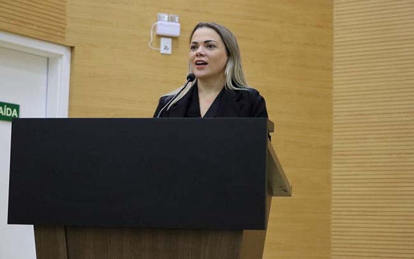 Deputa Cláudia de Jesus solicita implementação da lei que divulga condenados por violência contra a mulher