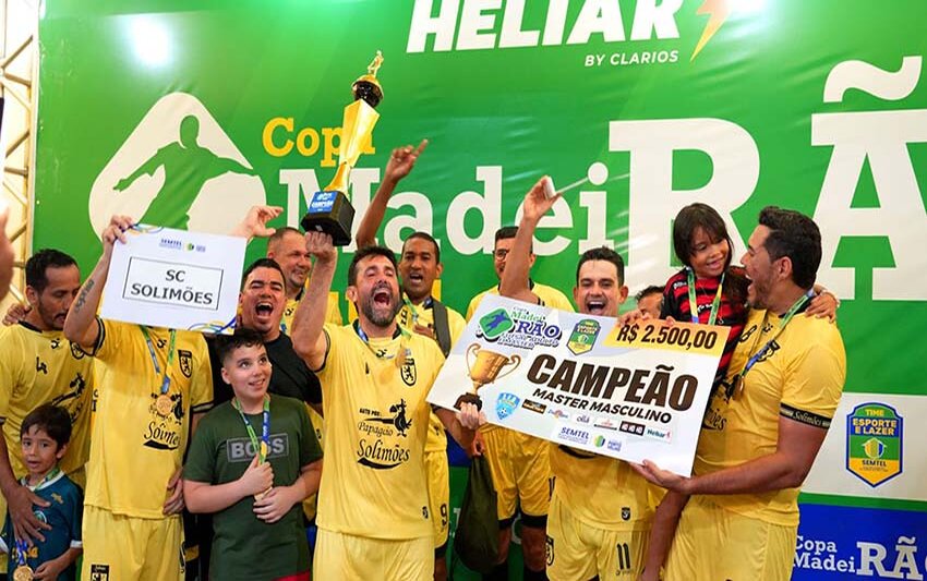 Copa Madeirão de Futsal encerra temporada com ginásio lotado e jogos emocionantes