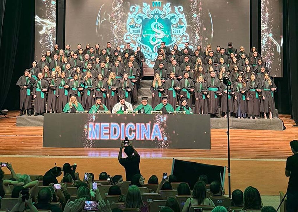 Com o melhor conceito em Rondônia, Medicina da FIMCA forma 90 novos médicos em cerimônia no Teatro Palácio das Artes - Gente de Opinião