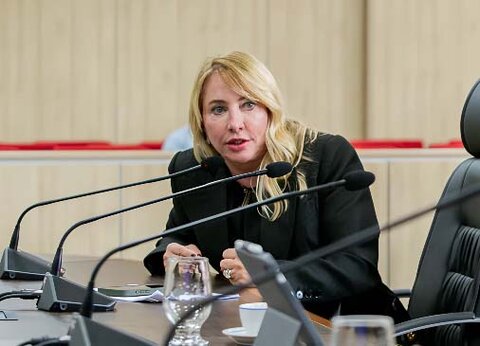 Deputada Ieda Chaves propõe Auxílio Material Escolar aos estudantes e priorização da economia local