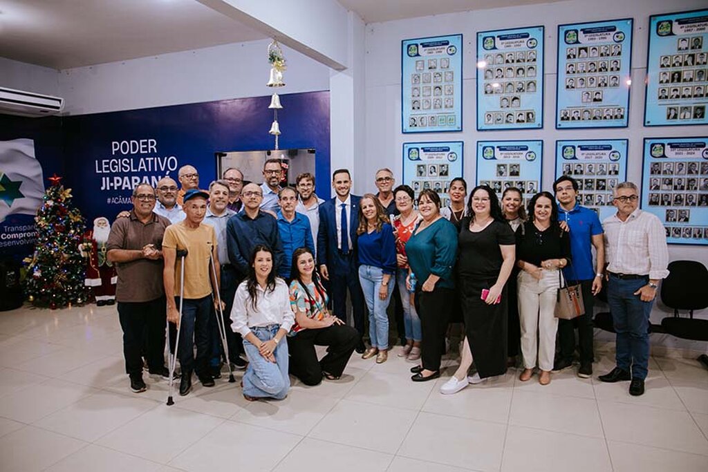 Prefeito Affonso Cândido apresenta balanço do 1º ano de mandato durante encerramento dos trabalhos do Legislativo - Gente de Opinião