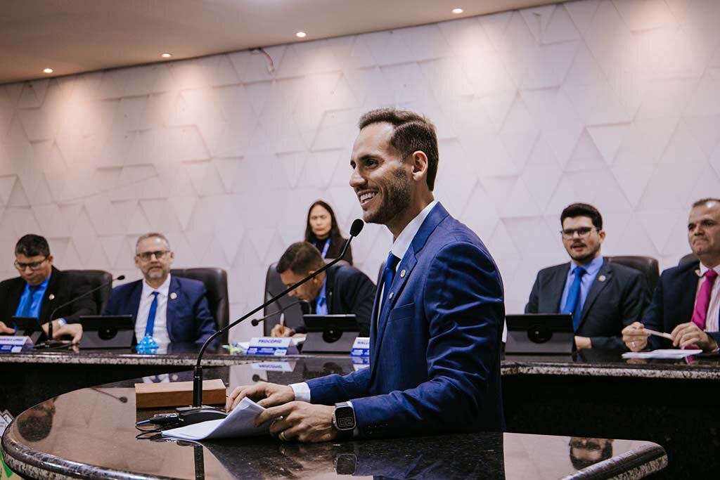 Prefeito Affonso Cândido apresenta balanço do 1º ano de mandato durante encerramento dos trabalhos do Legislativo - Gente de Opinião