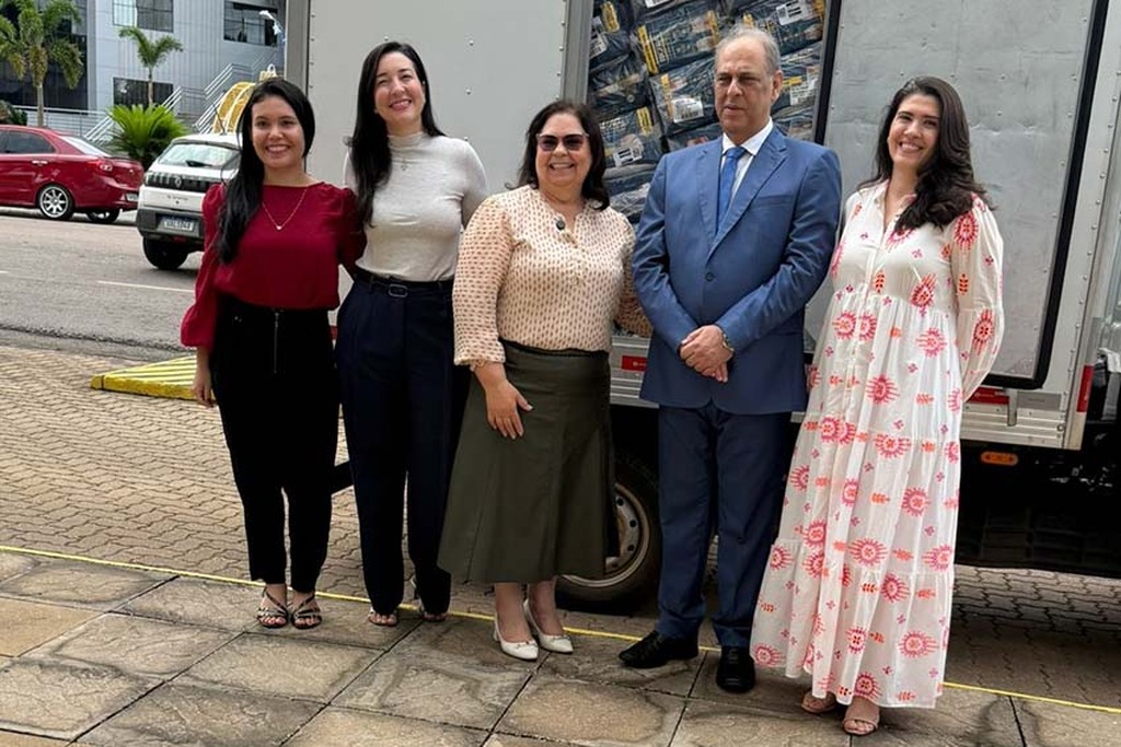 Doação contou com 689 pacotes de fraldas geriátricas e infantis, somando 15.410 unidades - Gente de Opinião