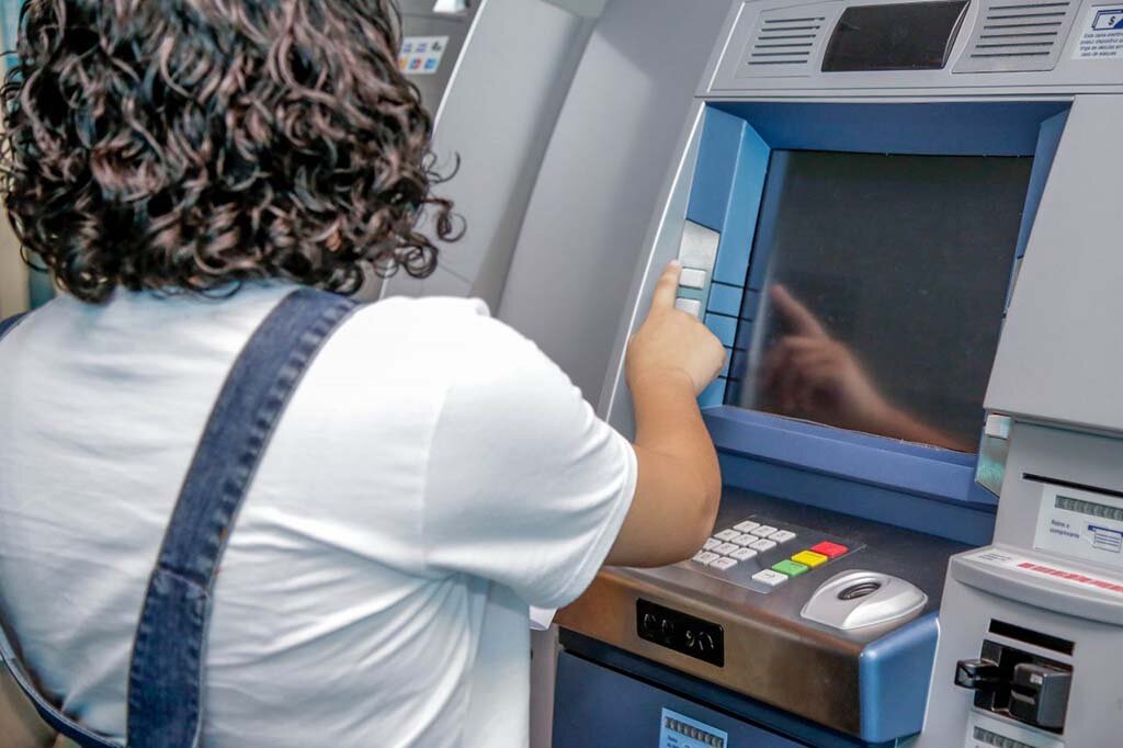 O benefício será pago em duas parcelas iguais, sendo a primeira na folha salarial de dezembro de 2025 - Gente de Opinião