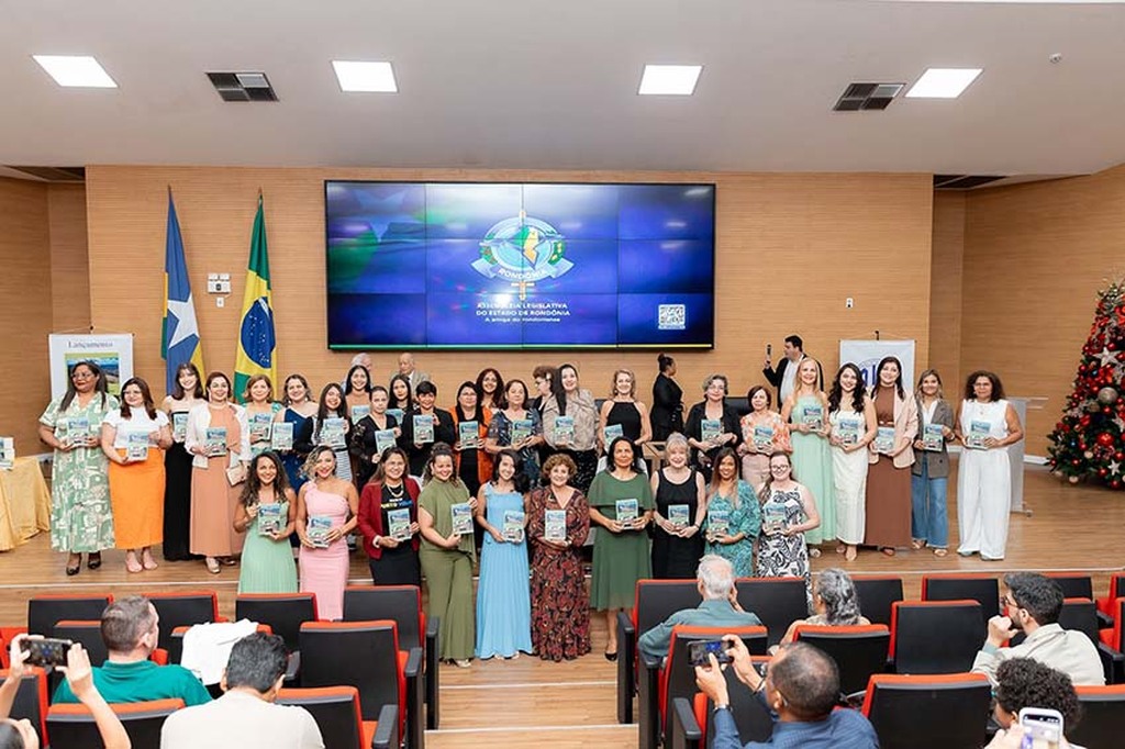 Organizadoras e coautoras  da obra Porto Velho em Poesia. - Gente de Opinião