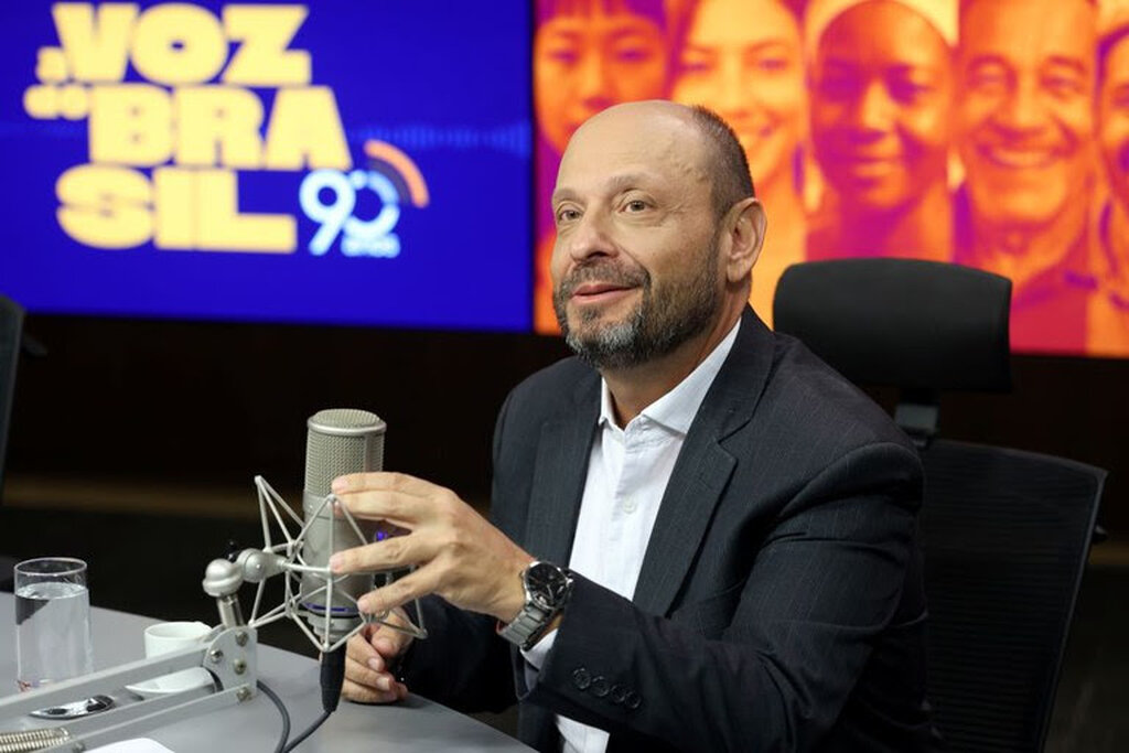 O presidente do INSS, Gilberto Waller, incentivou que aposentados e pensionistas façam a consulta e o questionamento de devolução de valores descontados indevidamente e observem o prazo prorrogado até 14 de fevereiro. Foto: Valter Campanato/Agência Brasil - Gente de Opinião