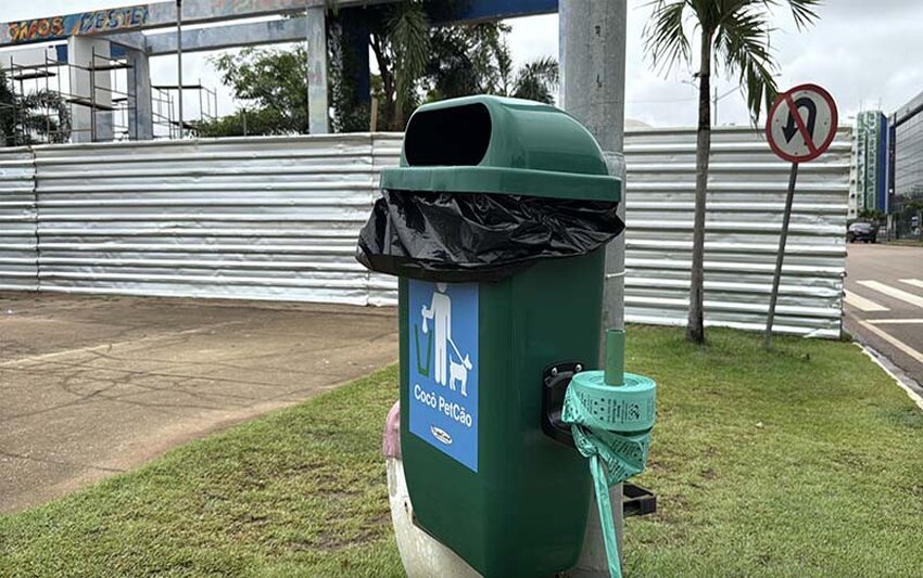 Lixeiras pet são instaladas em pontos de grande circulação em Porto Velho