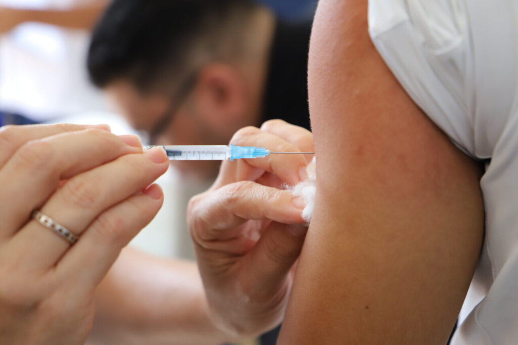 Autoridades de saúde reforçam vigilância e vacinação contra a Influenza - Gente de Opinião