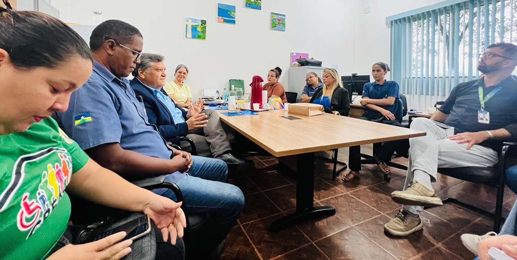 Reunião marca o início do Diagnóstico do Índice de Ambiente de Negócios em Itapuã do Oeste, com apoio do Sebrae em Rondônia para fortalecer o empreendedorismo local. - Gente de Opinião