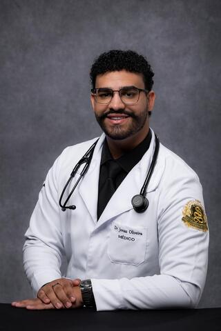 Egresso da Faculdade Metropolitana de Rondônia é aprovado em duas residências de Cirurgia Cardiovascular e aguarda resultado nacional - Gente de Opinião