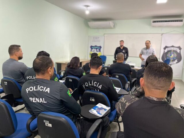 Como primeira ação formativa disponibilizada por meio do AVA será ofertado o Curso Princípios da Administração Pública - Gente de Opinião