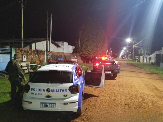 Guarnição do BPA no registro da ocorrência e resgate, com o apoio da Policia Civil para o transporte da motocicleta e do animal - Gente de Opinião