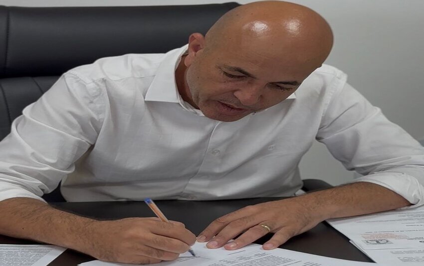 Ismael Crispin assina primeira destinação de recursos de 2026 e garante R$ 2,8 milhões para a saúde de Costa Marques 