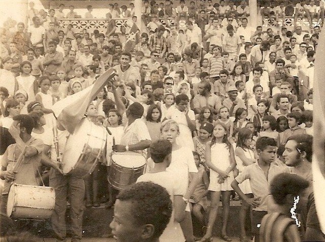 Tempos bons do futebol local, torcida do Ferroviário em dia de clássico - Gente de Opinião