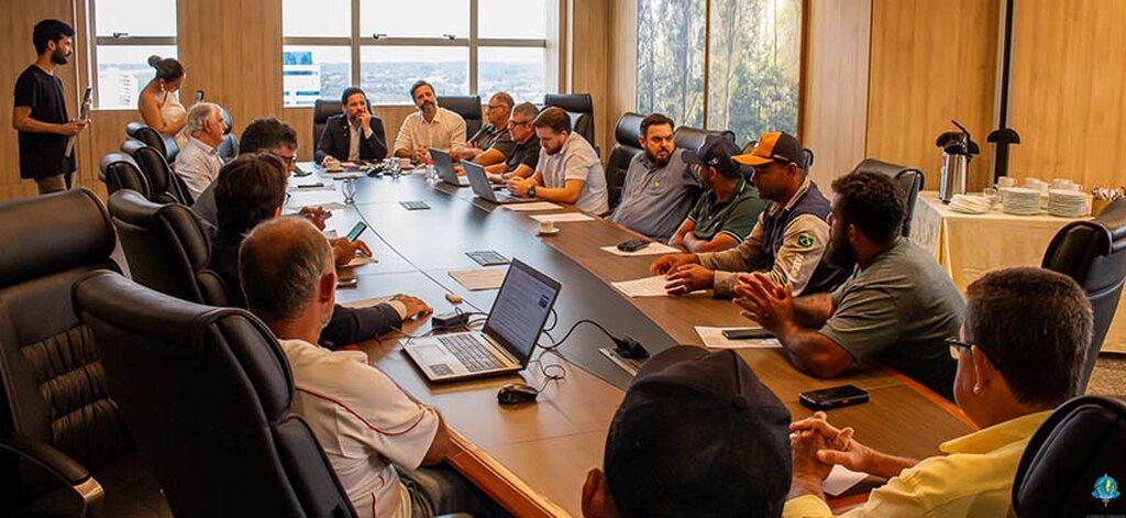 Encontro reúne deputados, governo e produtores para elaborar projeto de lei (Foto: Thyago Lorentz | Secom ALE/RO) - Gente de Opinião