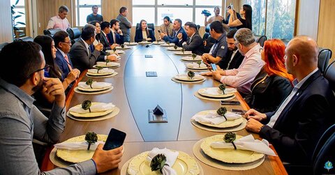 Alero recebe autoridades internacionais para debater integração regional e desenvolvimento econômico 