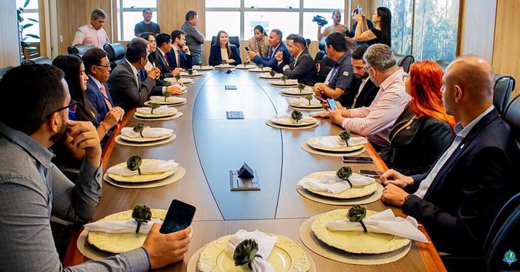 Alero recebe autoridades internacionais para debater integração regional e desenvolvimento econômico  - Gente de Opinião