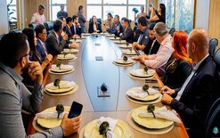 Alero recebe autoridades internacionais para debater integração regional e desenvolvimento econômico 