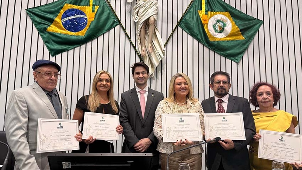 Com trajetória de cinco décadas no setor da beleza, Associação dos Cabeleireiros do Estado do Ceará é homenageada na ALECE - Gente de Opinião