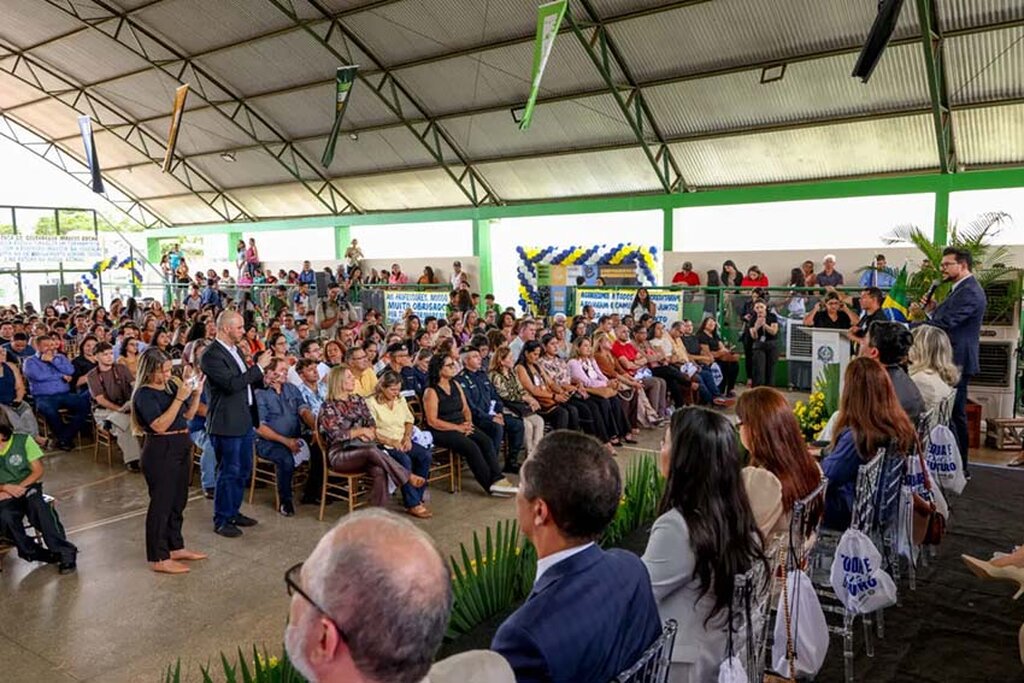 A cerimônia ocorreu na Escola Flora Calheiros, em Porto Velho, um exemplo da transformação educacional do estado - Gente de Opinião