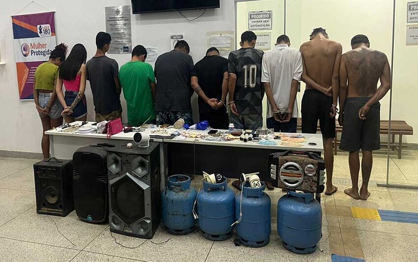 Operação conjunta da PM desarticula esquema de tráfico, apreende drogas, armas simuladas e objetos suspeitos em Buritis (RO)