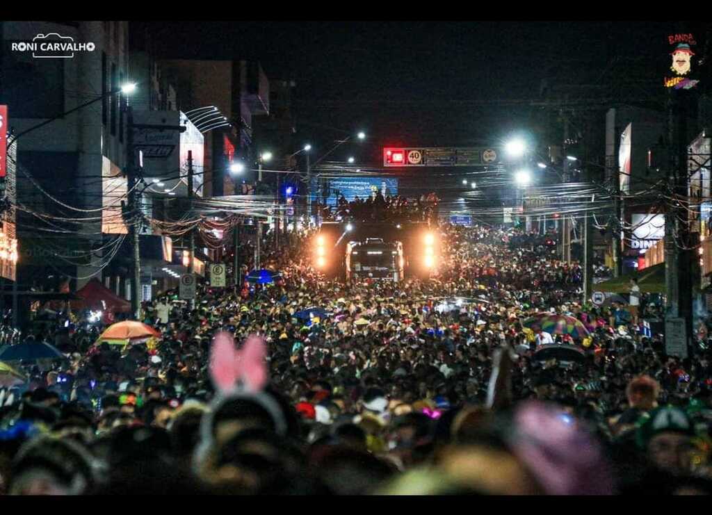 Abram alas para a majestade das ruas! -"A "Majestosa" Banda do Vai Quem Quer Desfila Hoje Celebrando 46 Anos de Tradição - Gente de Opinião