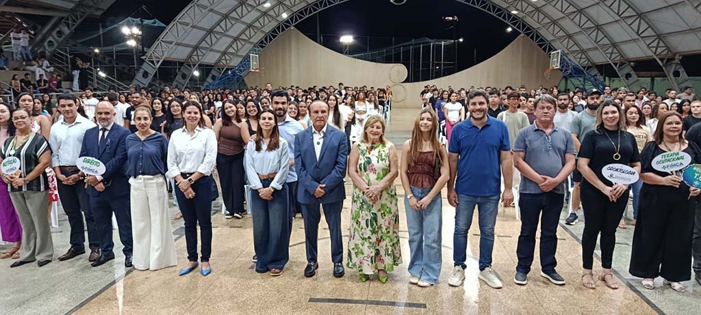 Vila Olímpica lotada marca recepção de calouros do Grupo Educacional Aparício Carvalho - Gente de Opinião